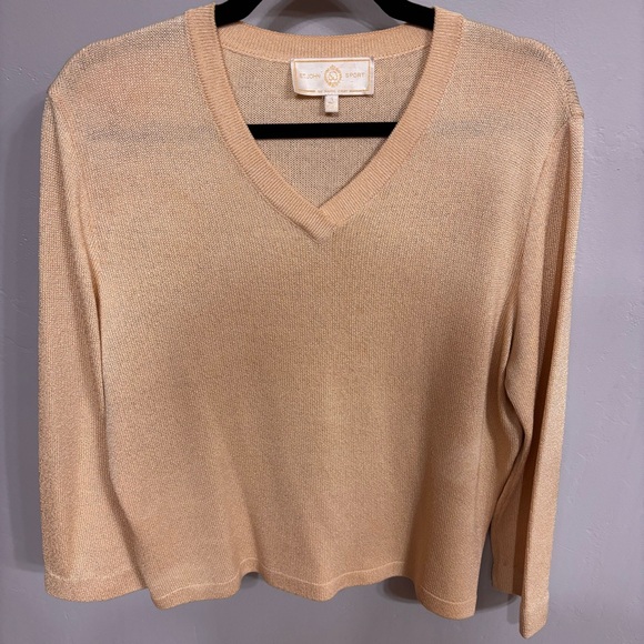 St John Sport Sweaters - St. John Sport Cream-Gold Tint V-Neck Sweater - Sz Small EUC